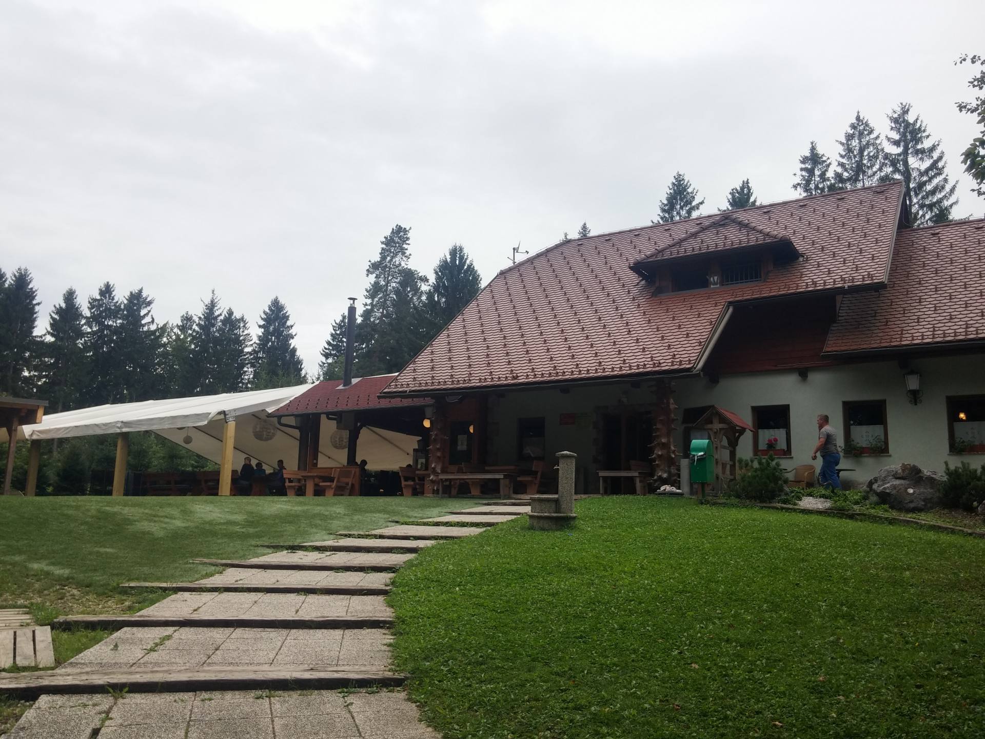 Komendska koča 19