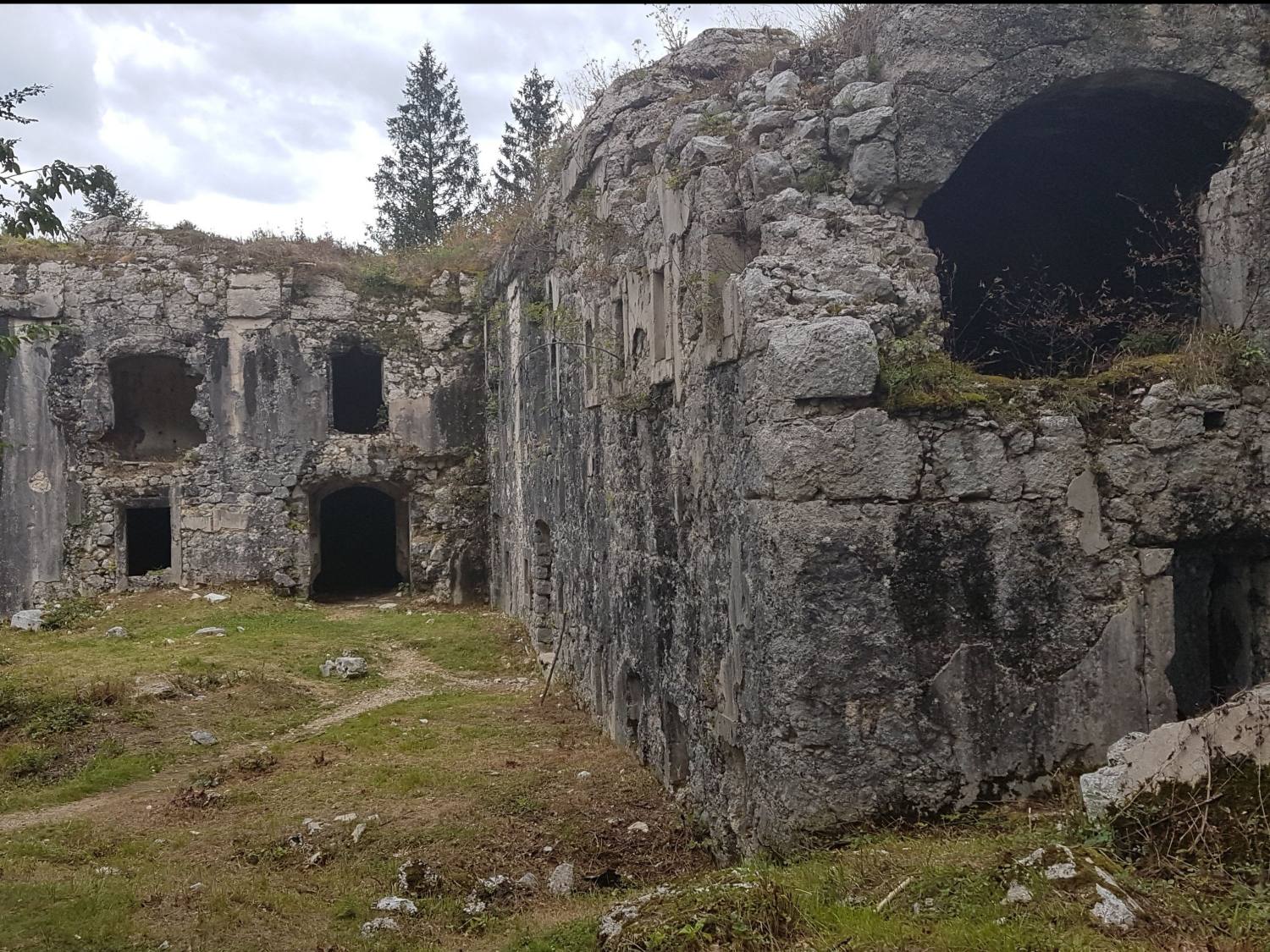 Kluže Fort and Hermann Fort 4272