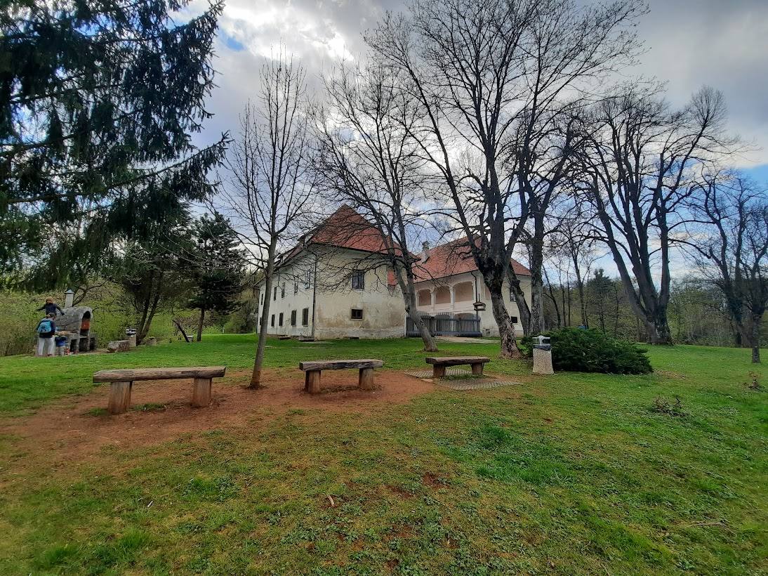 Grad Lisičje-Škofljica 7329